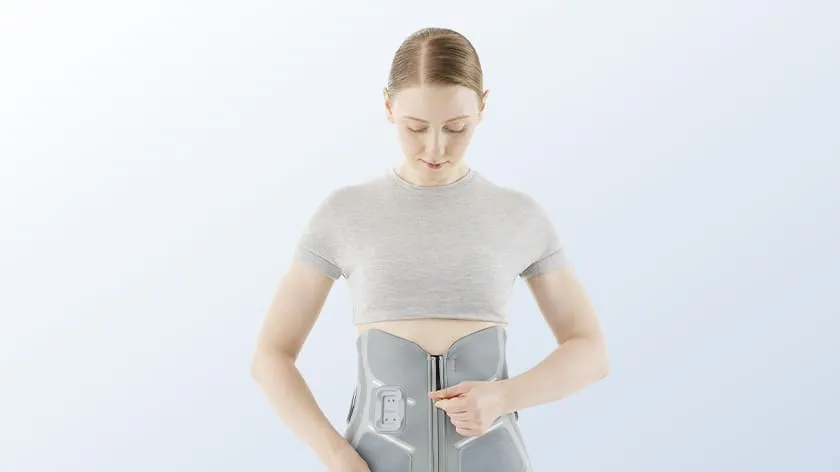 巻くだけで始める。トレーニングは1日1回23分。