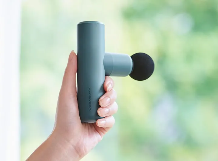 ⽚⼿でラクラクのスリム設計