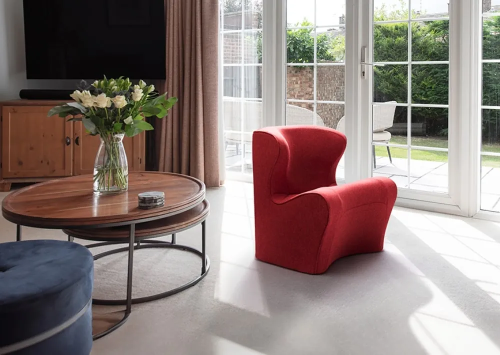 Dr.CHAIRは、座面の低いロータイプ。